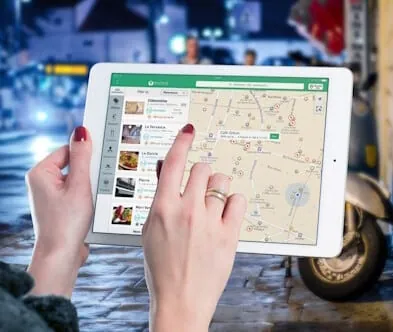 Location-based mapping in a mobile app